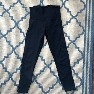 Lululemon black mesh 25” leggings